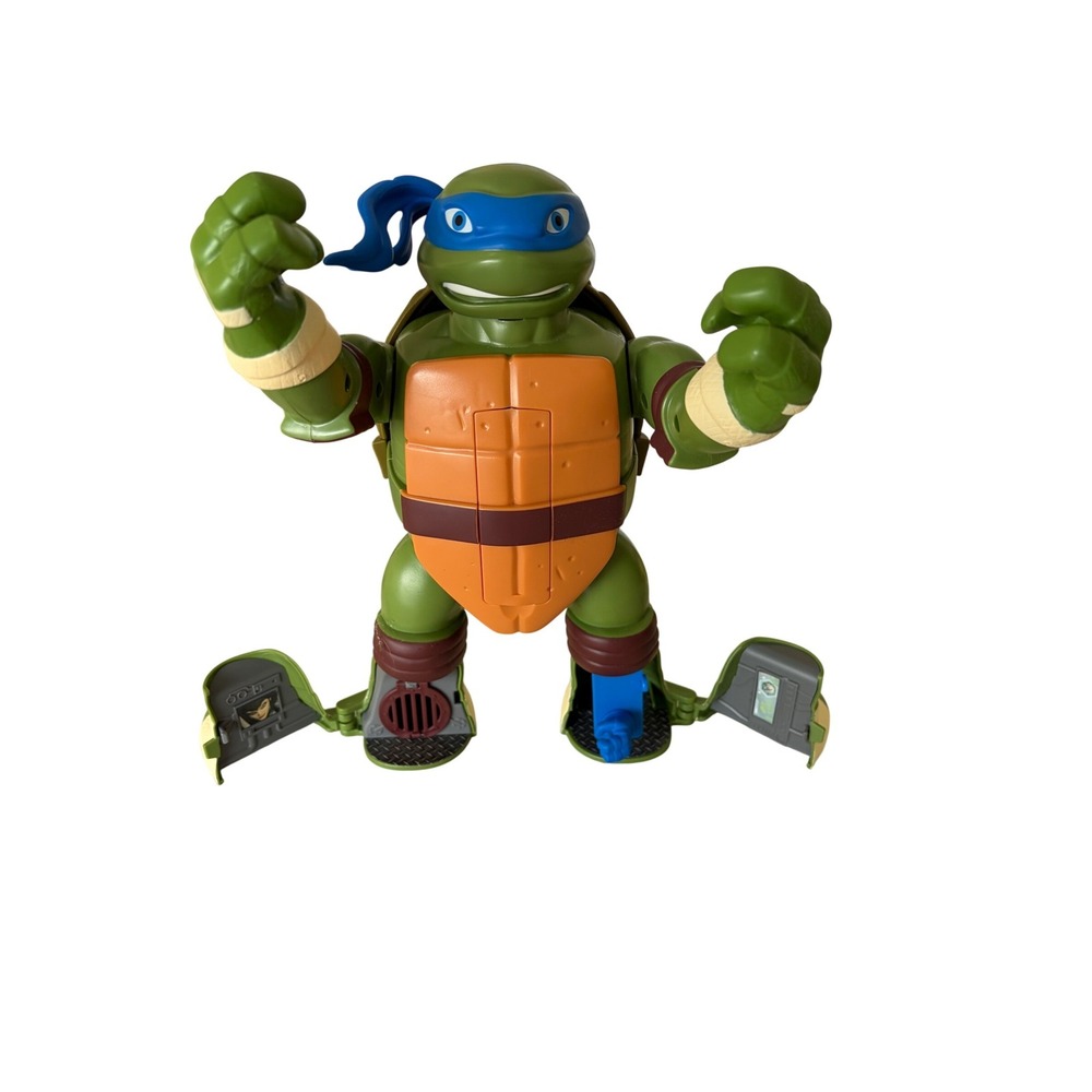 TMNT Leonardo Micro Mutants Battle Shell Transforming Playset with 9 Figures